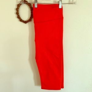 Fabletics orange salar crops